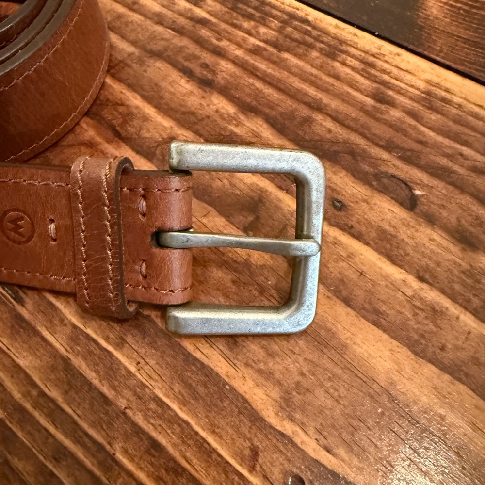Wrangler Classic Brown Leather Belt with Silver Buckle - 45.5 inches - Picture 2 of 3